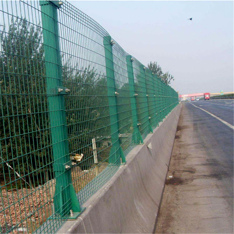 道路隔离栅栏图片3