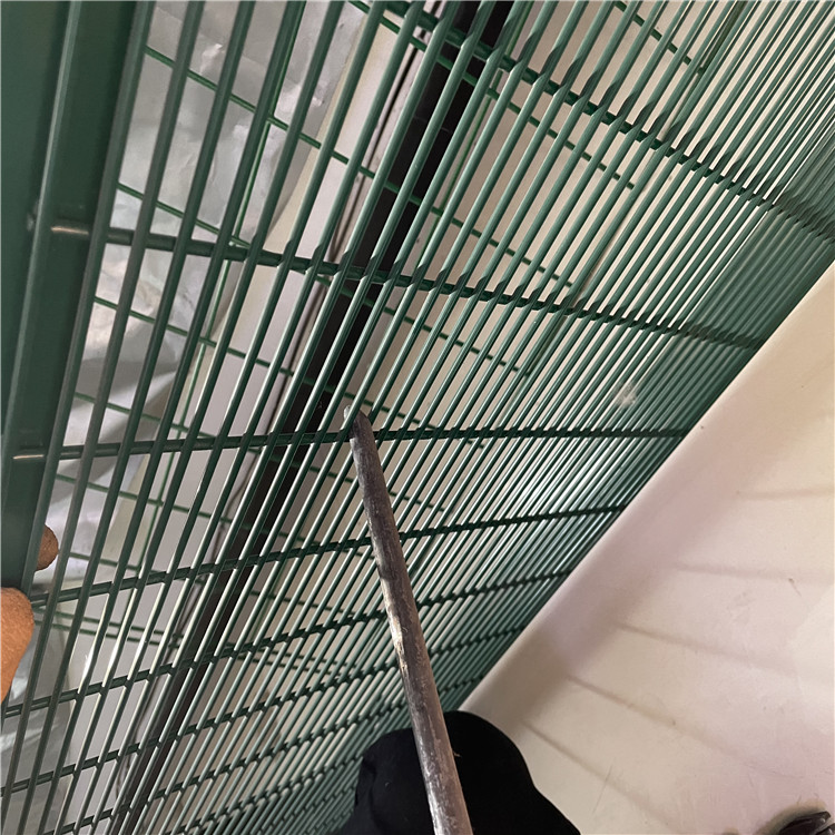 监狱外墙防护网图片4